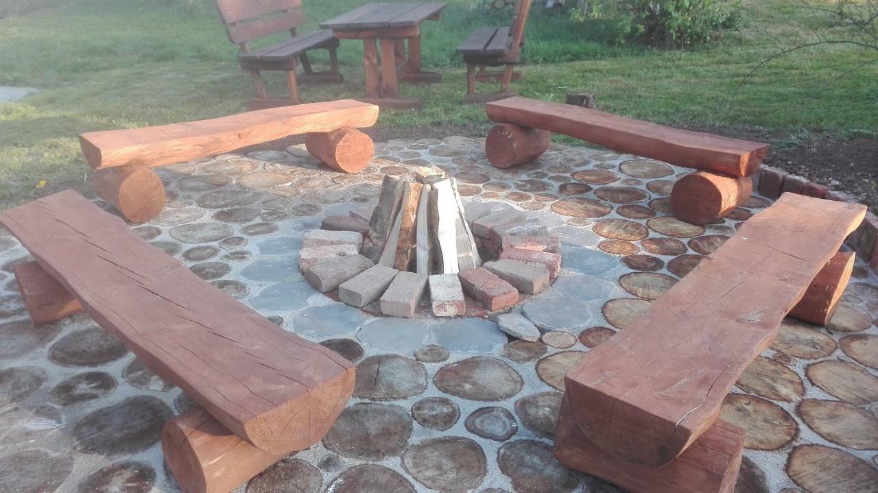 Pokoje Goscinne Przy Lesie Pobiedna Exterior foto